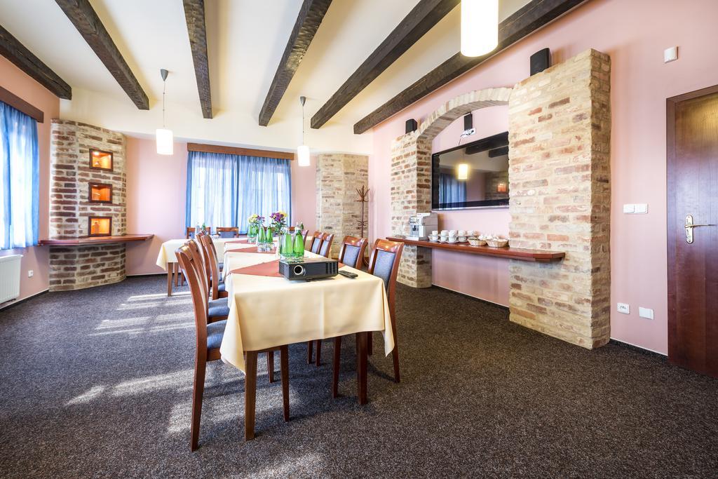 Hotel Skanzen Велехрад Екстериор снимка